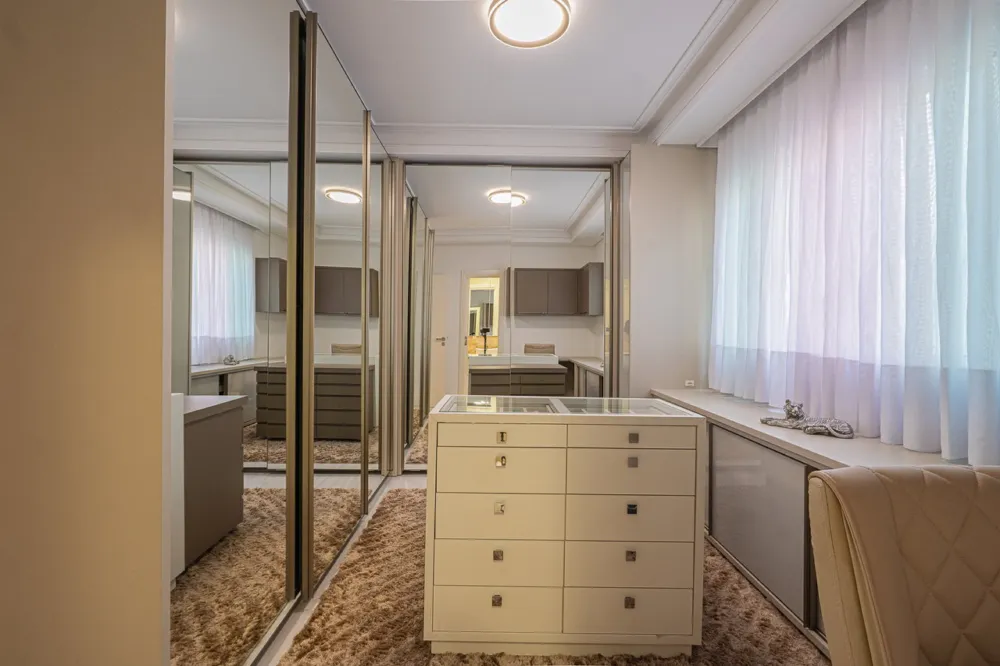 Apartamento para venda no bairro Meia Praia em Itapema