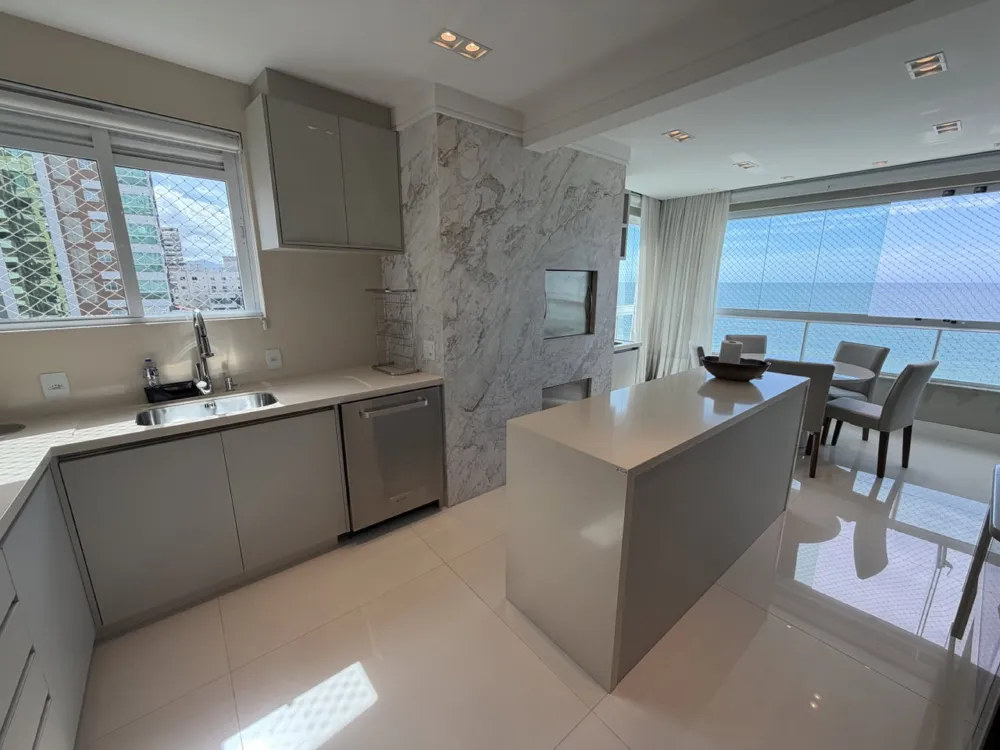 Apartamento para venda no bairro Meia Praia em Itapema