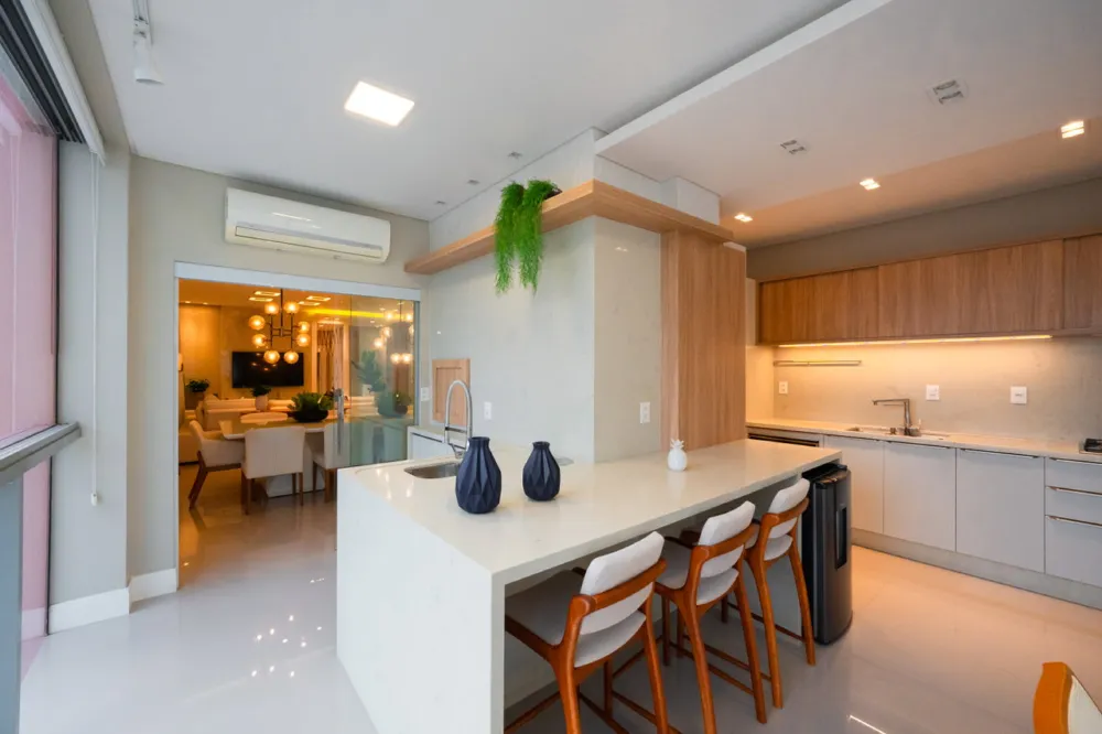 Apartamento para venda no bairro Meia Praia em Itapema