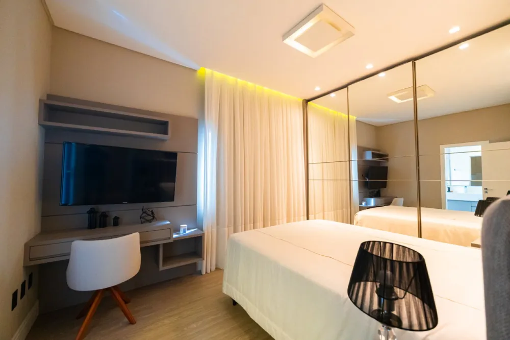 Apartamento para venda no bairro Meia Praia em Itapema