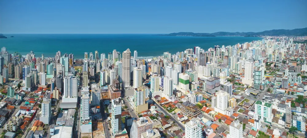 Apartamento para venda no bairro Meia Praia em Itapema