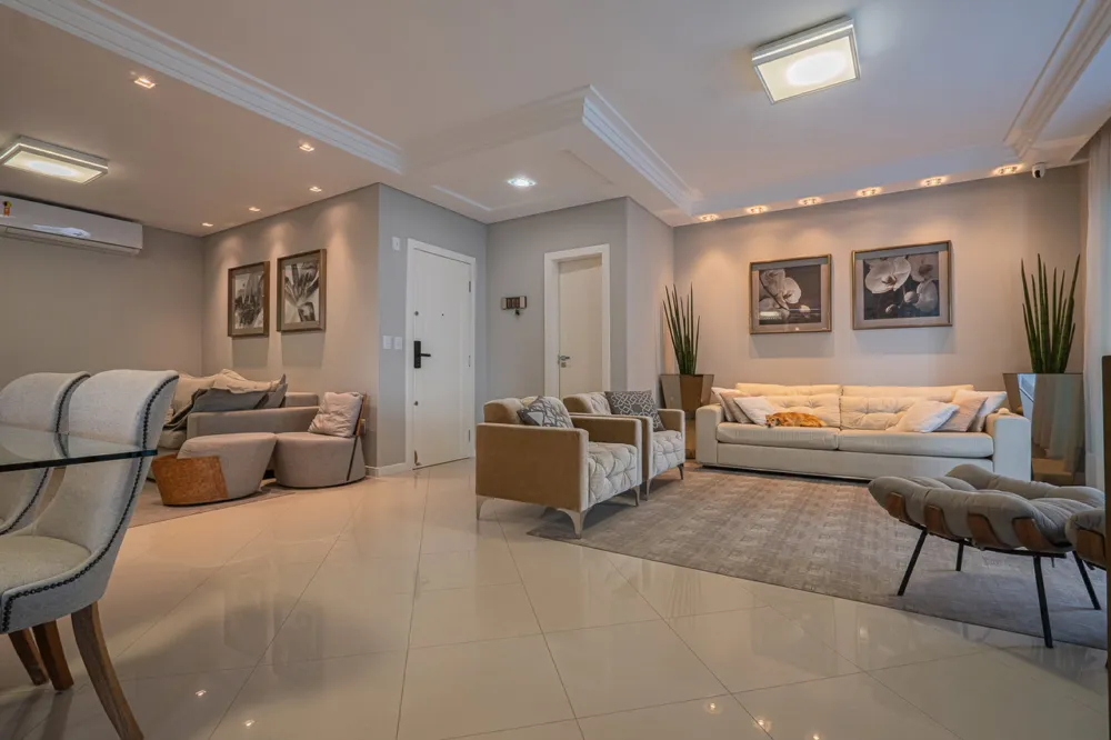 Apartamento para venda no bairro Meia Praia em Itapema