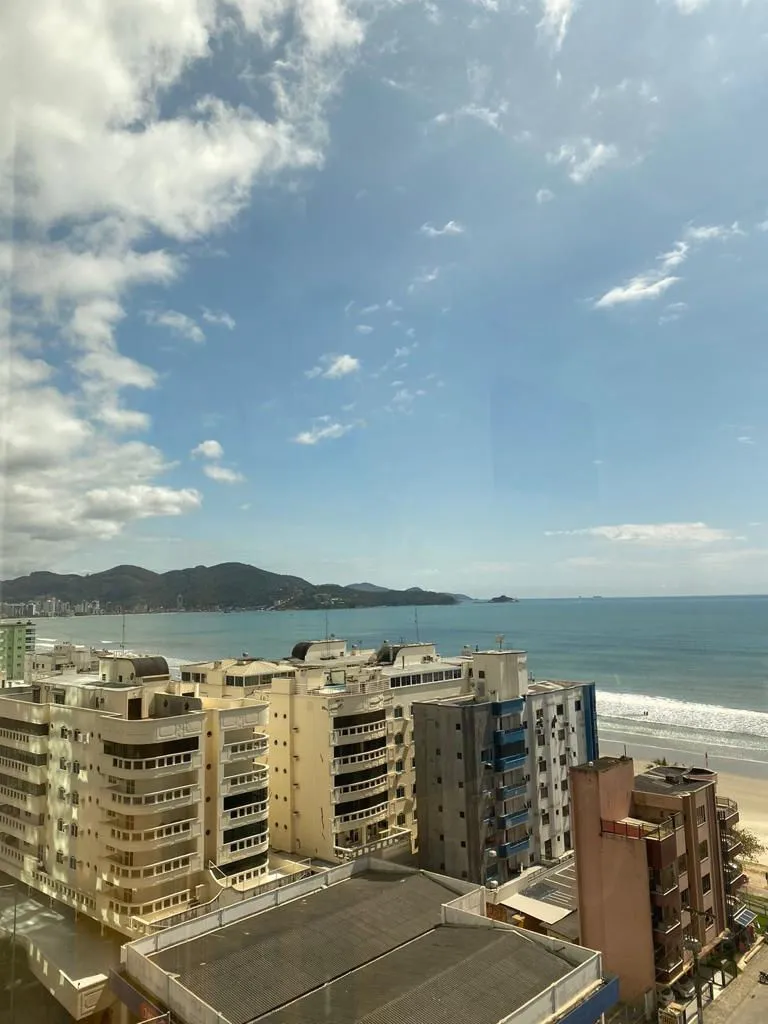 Apartamento para venda no bairro Meia Praia em Itapema
