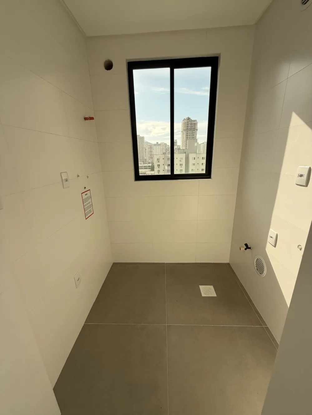 Apartamento para venda no bairro Meia Praia em Itapema