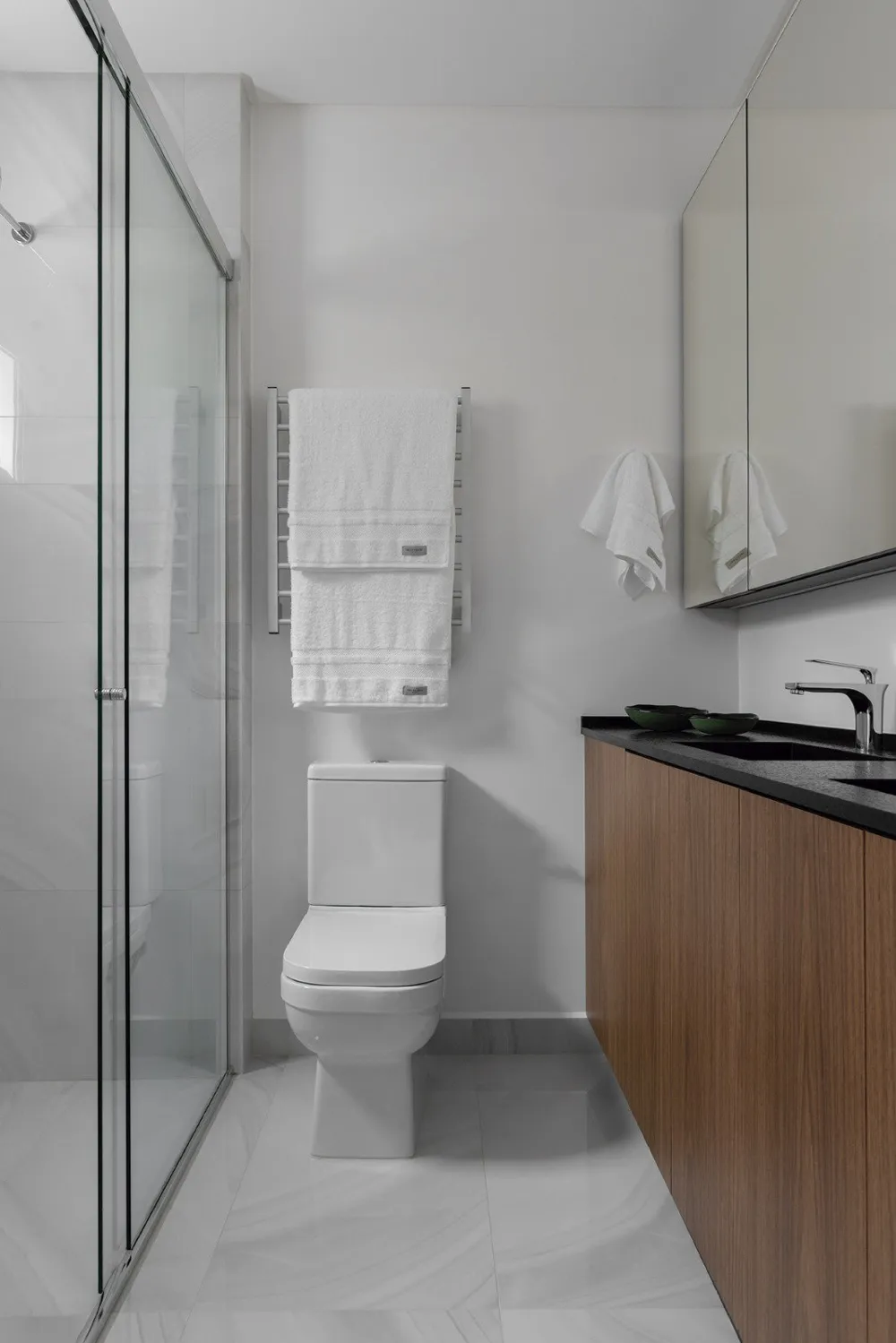 Apartamento para venda no bairro Meia Praia em Itapema