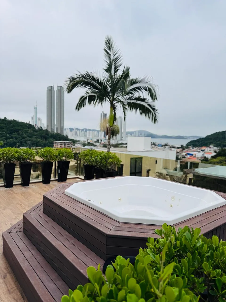 Casa 4 quartos para venda no bairro Barra em Balneário Camboriú