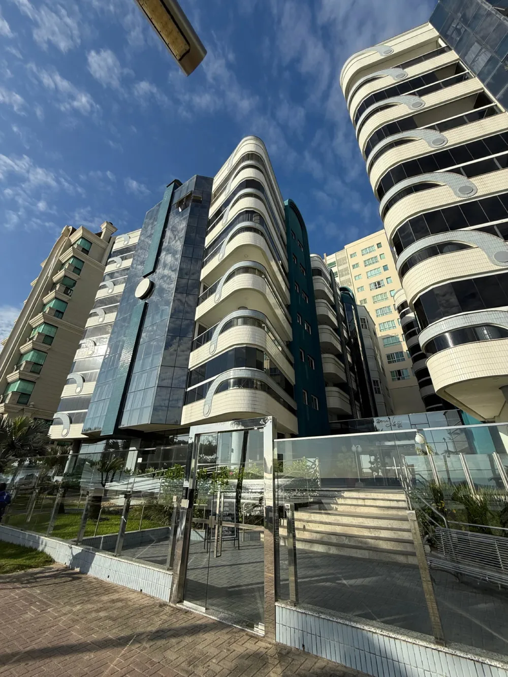 Apartamento para venda no bairro Meia Praia em Itapema