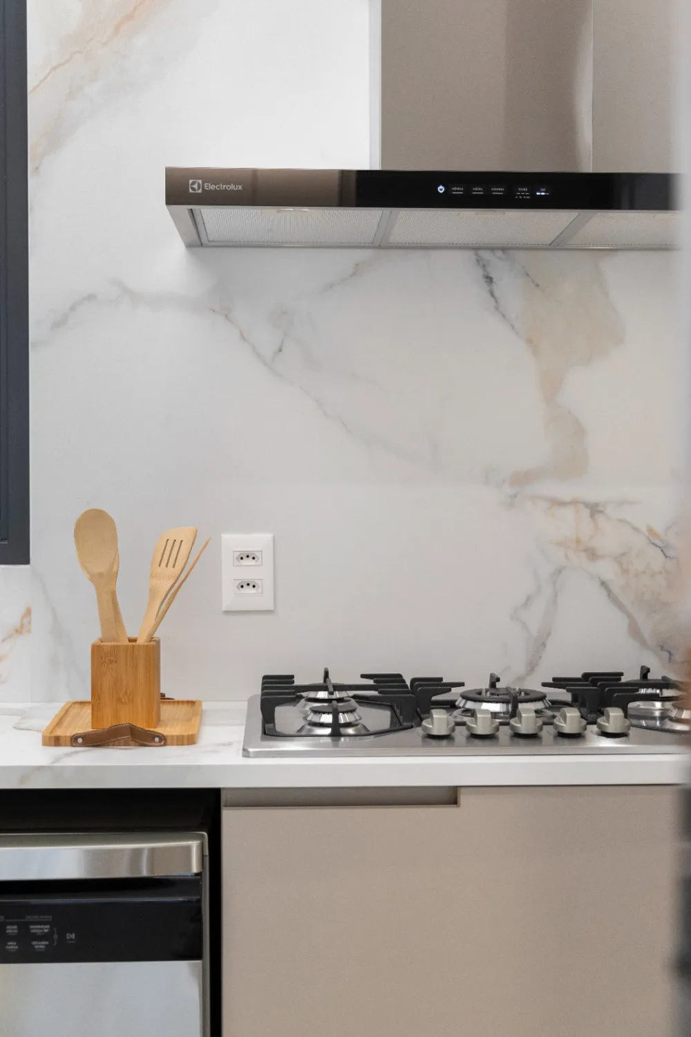 Apartamento para venda no bairro Meia Praia em Itapema