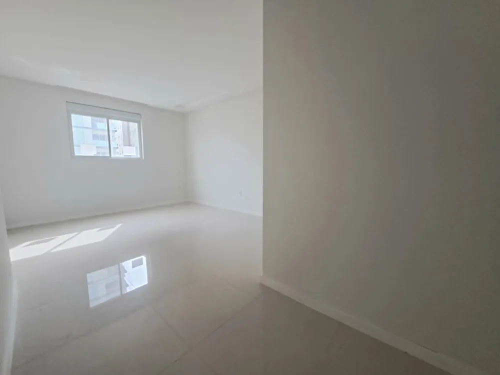 Apartamento 3 quartos para venda no bairro Meia Praia em Itapema