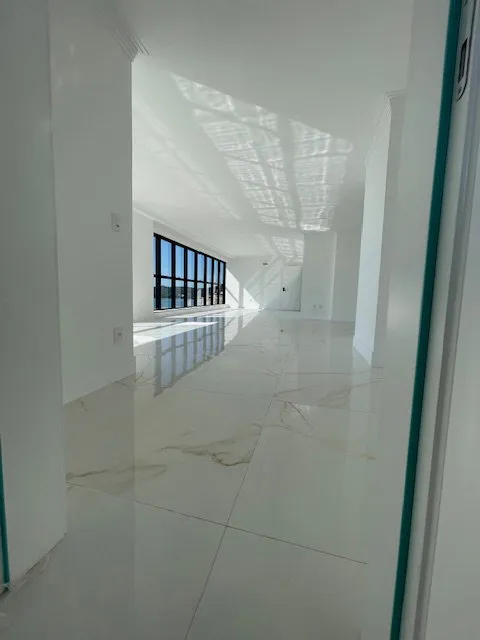 Apartamento para venda no bairro Meia Praia em Itapema