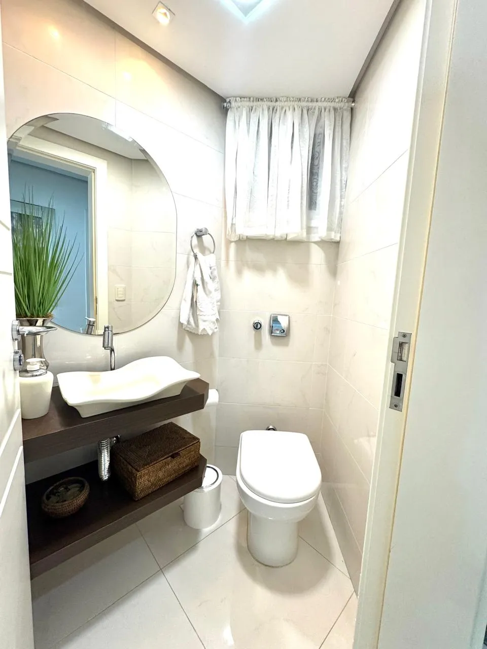 Apartamento para venda no bairro Meia Praia em Itapema