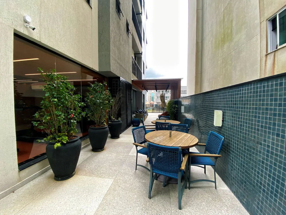 Apartamento para venda no bairro Meia Praia em Itapema
