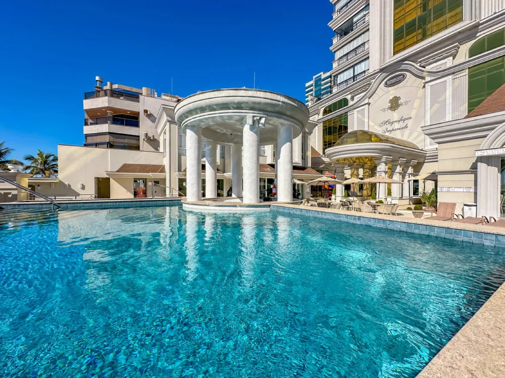 Apartamento para venda no bairro Meia Praia em Itapema