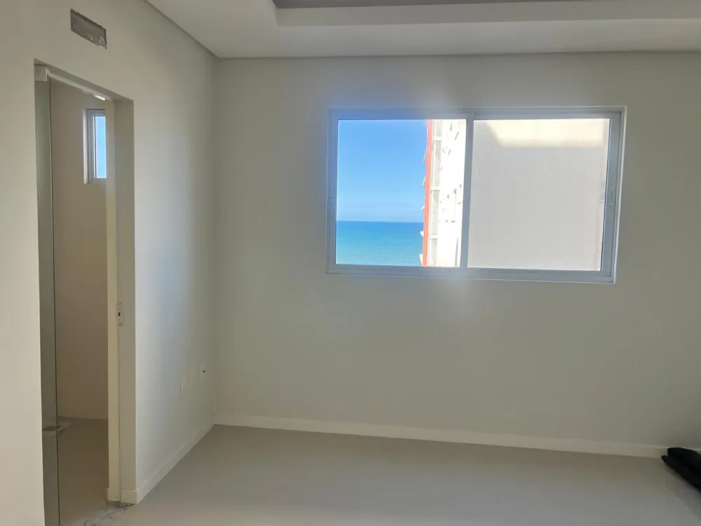 Apartamento para venda no bairro Meia Praia em Itapema