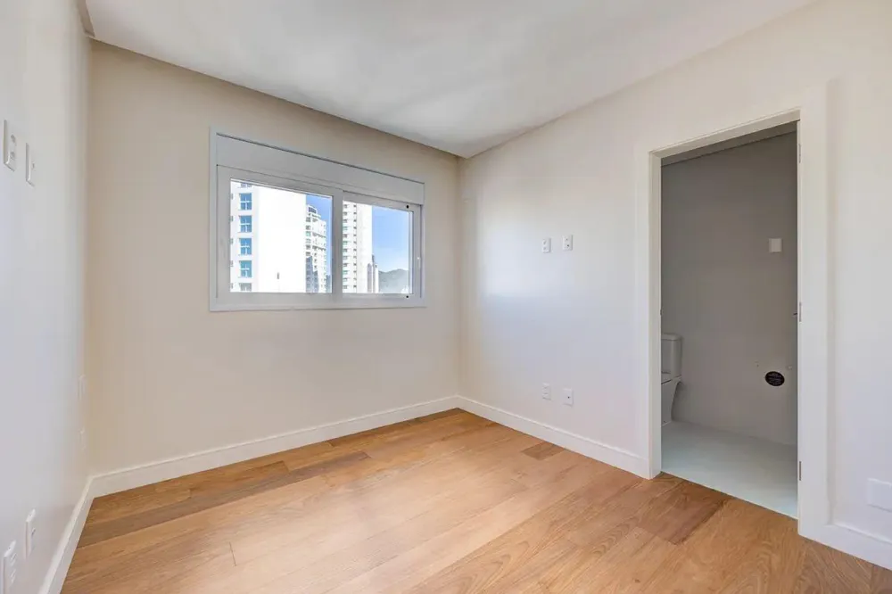 Apartamento para venda no bairro Pioneiros em Balneário Camboriú