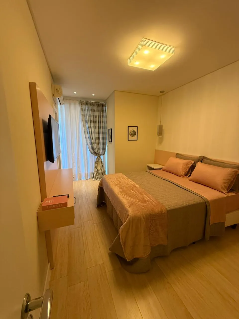 Apartamento para venda no bairro Meia Praia em Itapema