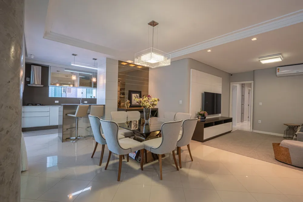 Apartamento para venda no bairro Meia Praia em Itapema