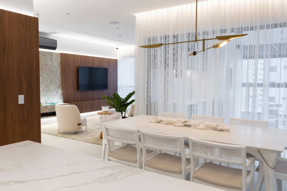Apartamento para venda no bairro Meia Praia em Itapema