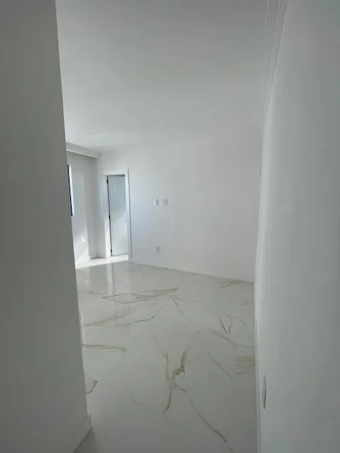 Apartamento para venda no bairro Meia Praia em Itapema