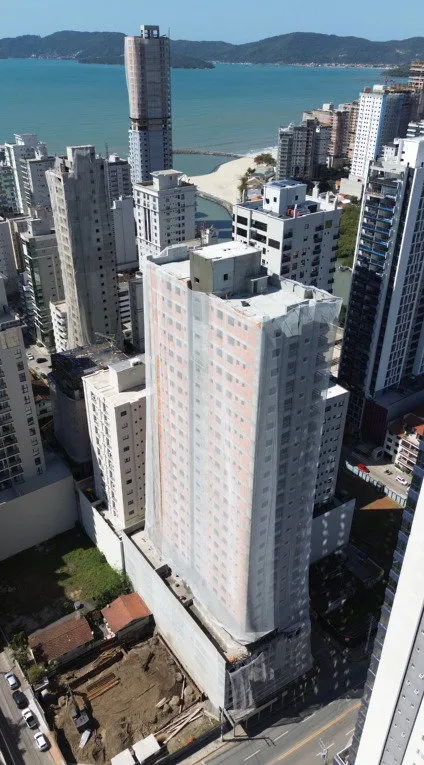 Apartamento para venda no bairro Meia Praia em Itapema