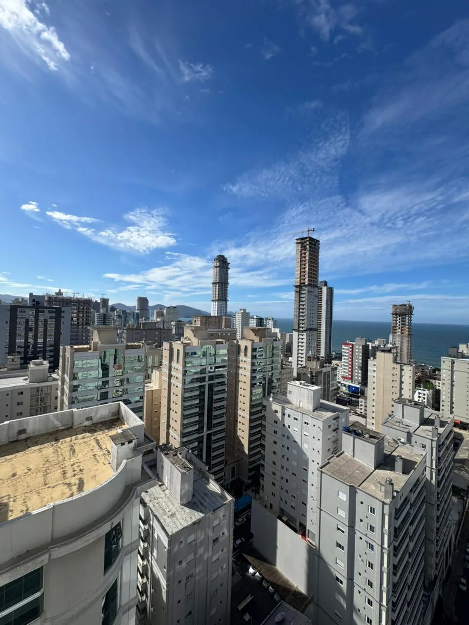 Apartamento para venda no bairro Meia Praia em Itapema