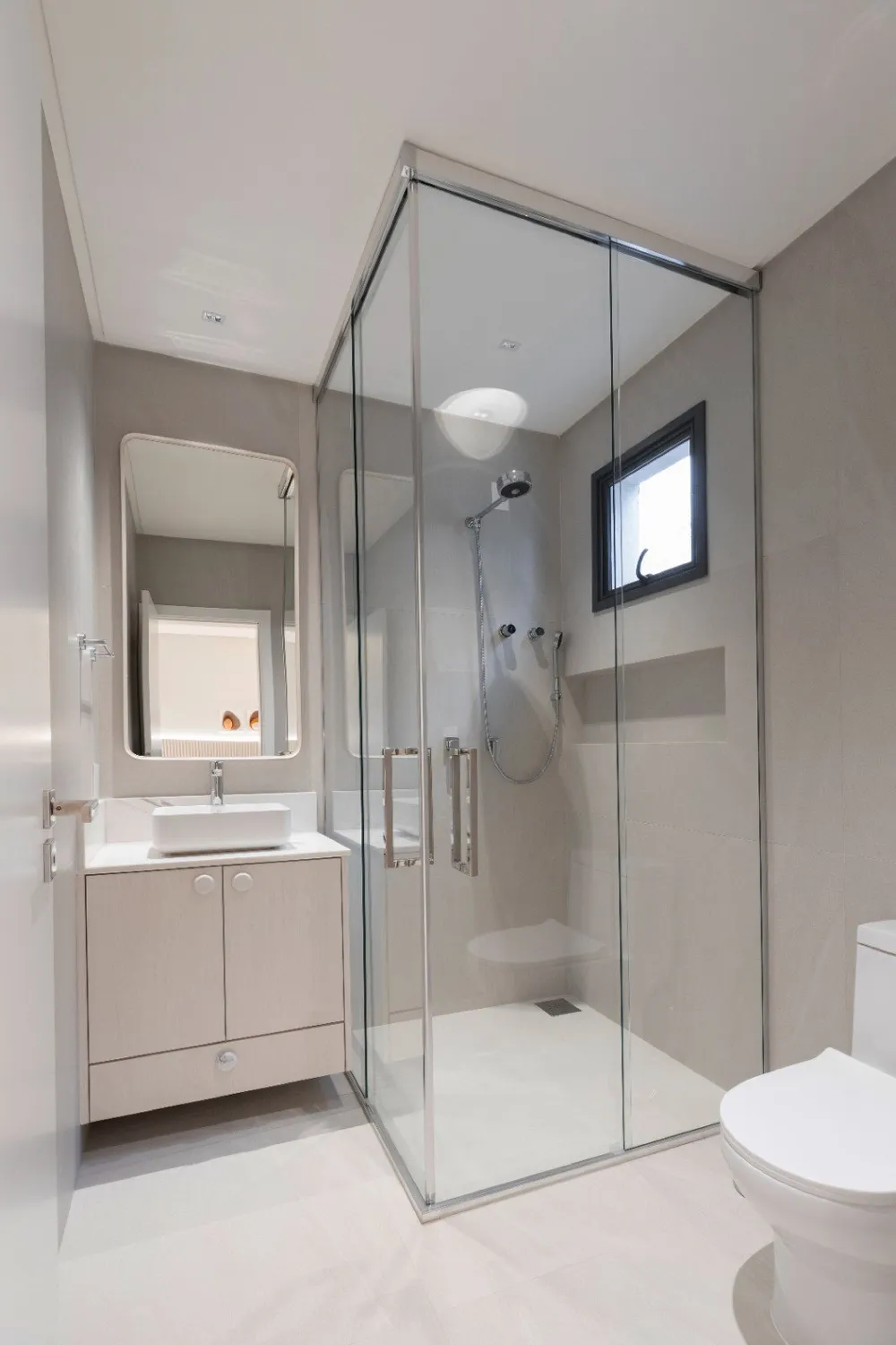 Apartamento para venda no bairro Meia Praia em Itapema