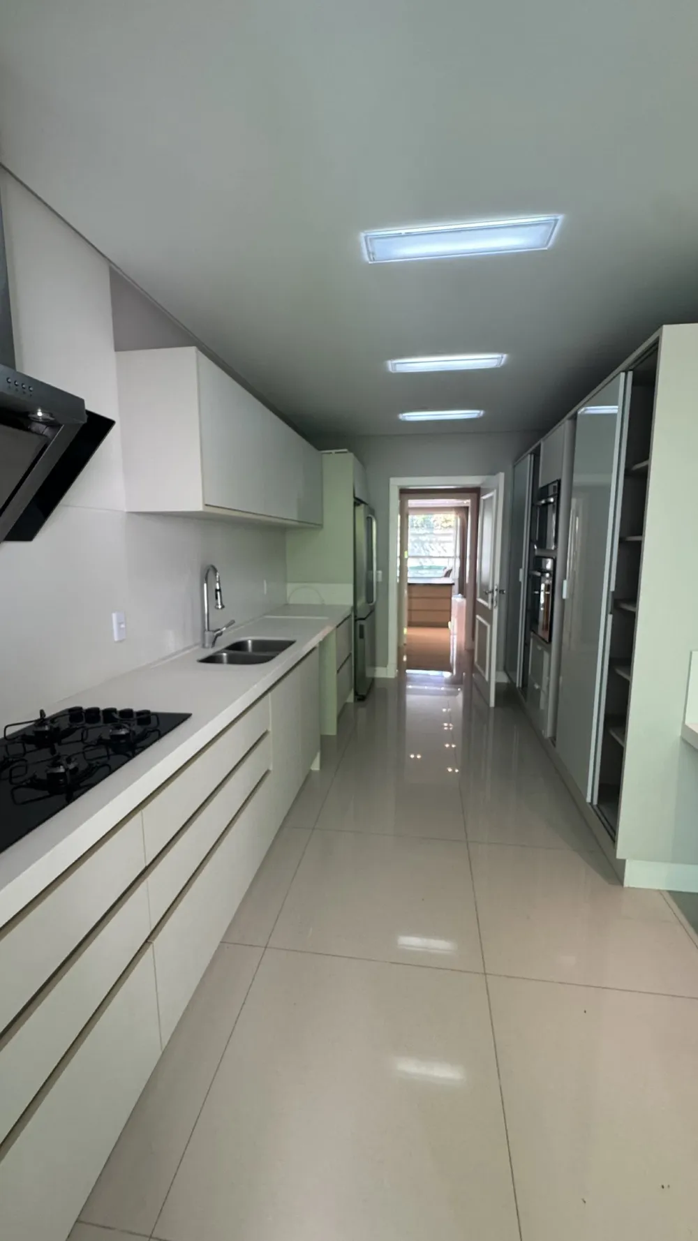 Apartamento 4 quartos para venda no bairro Meia Praia em Itapema