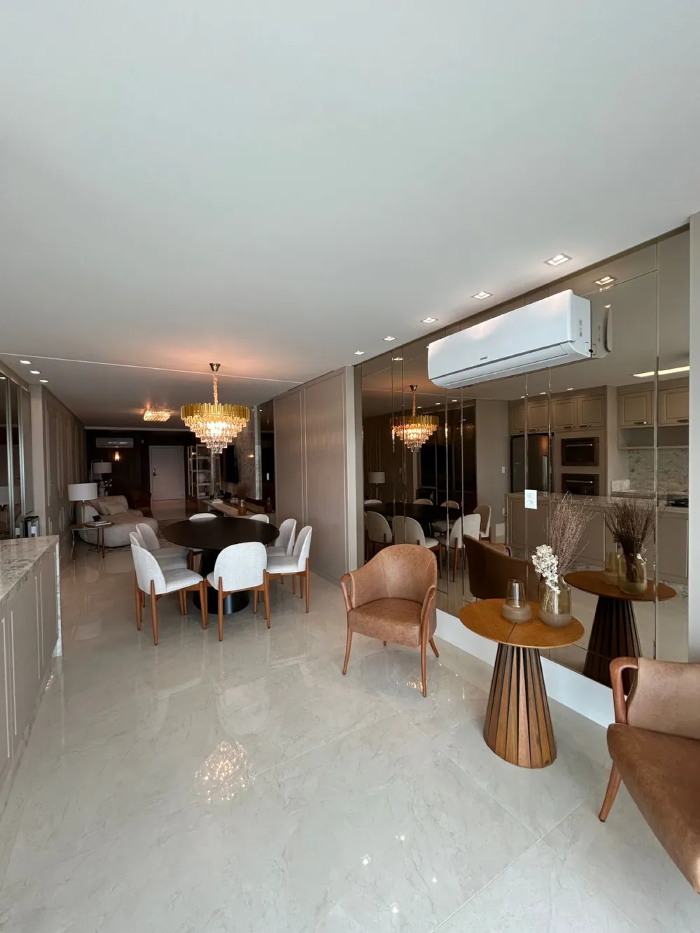 Apartamento para reserva no bairro Meia Praia em Itapema