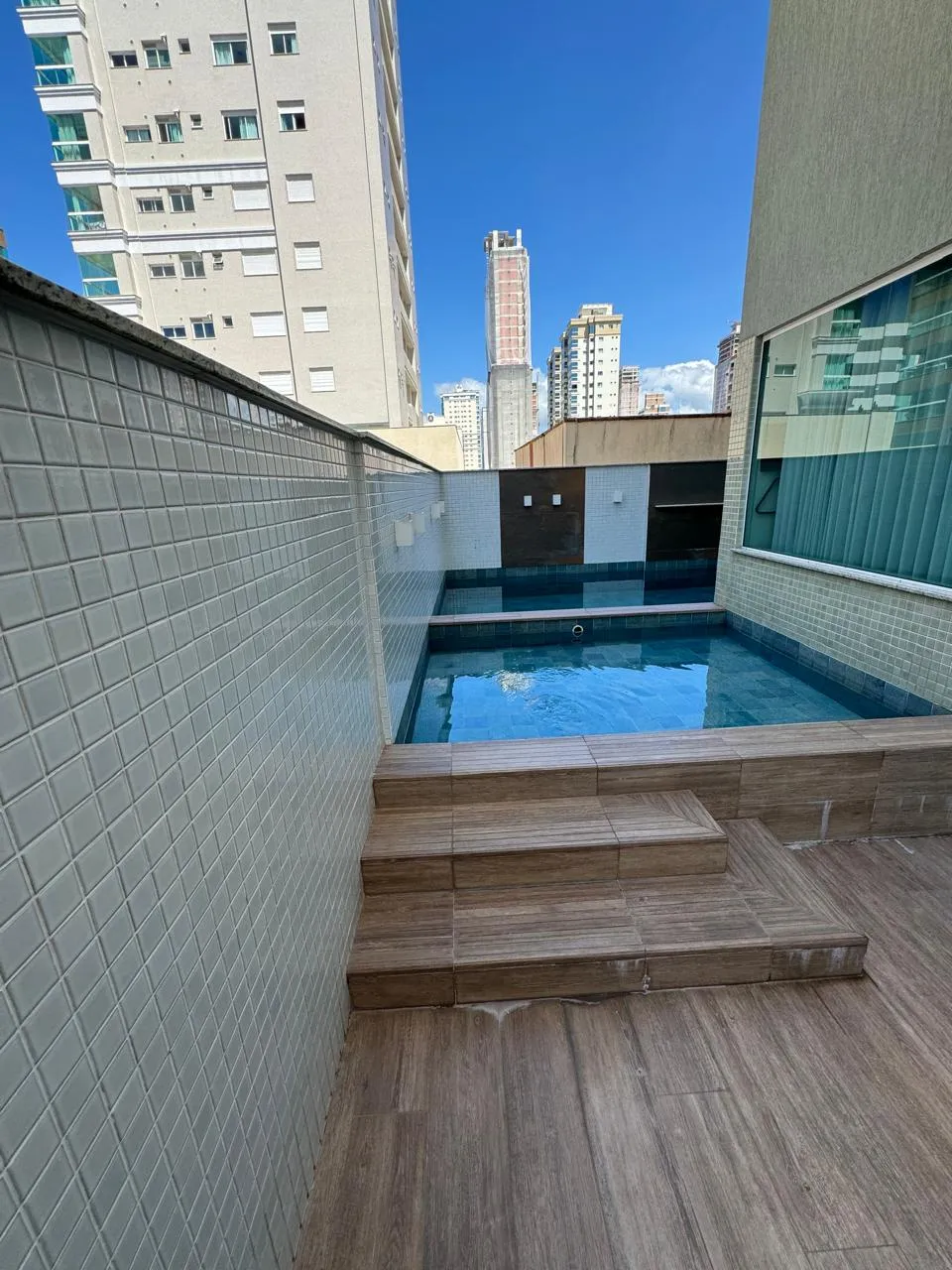 Apartamento 3 quartos para venda no bairro Meia Praia em Itapema
