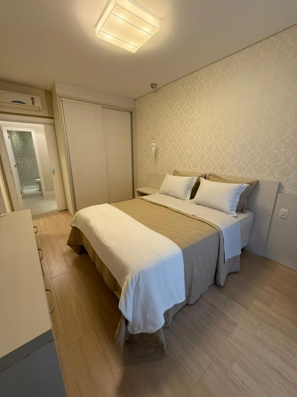 Apartamento para venda no bairro Meia Praia em Itapema
