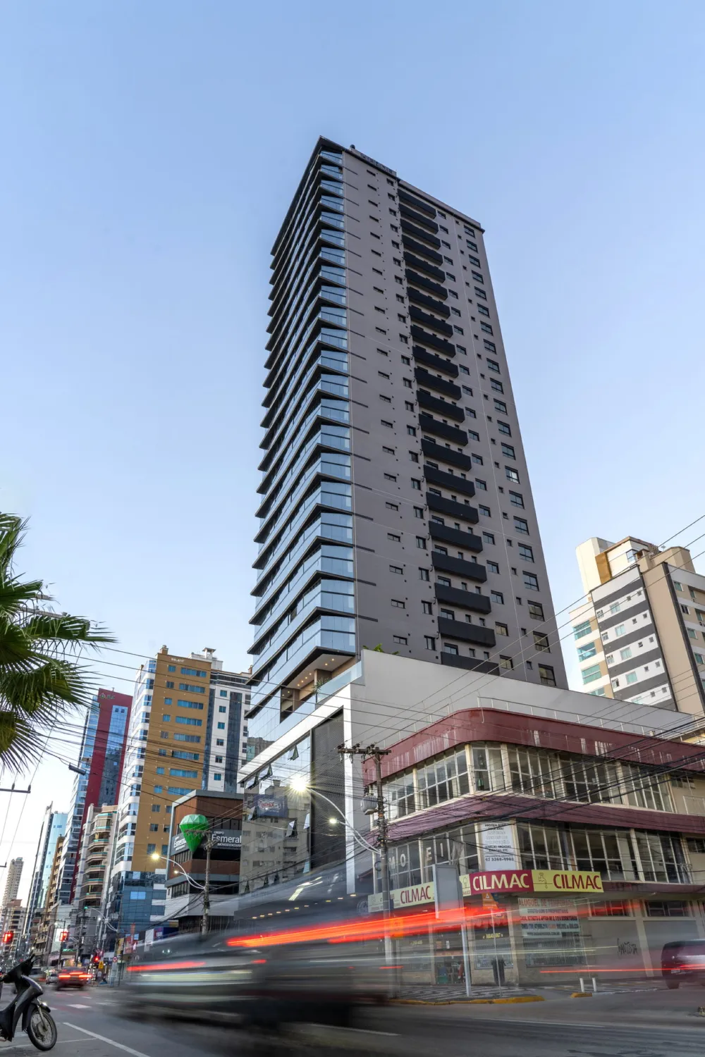 Apartamento para venda no bairro Meia Praia em Itapema