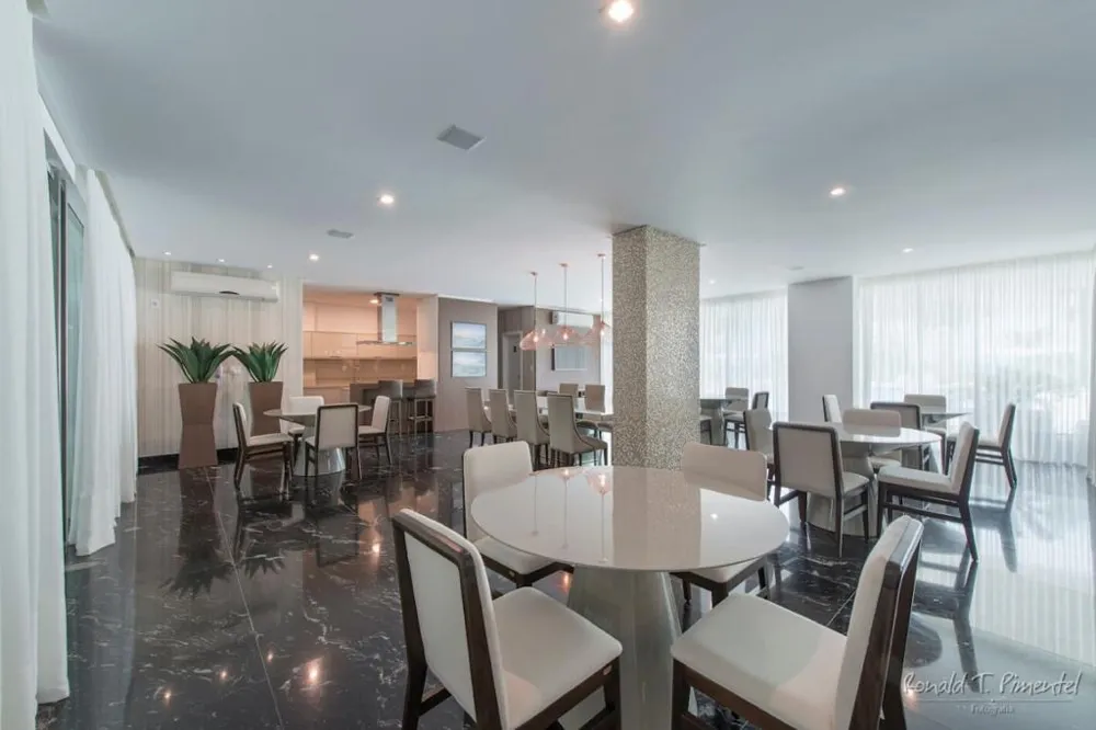 Apartamento para venda no bairro Meia Praia em Itapema