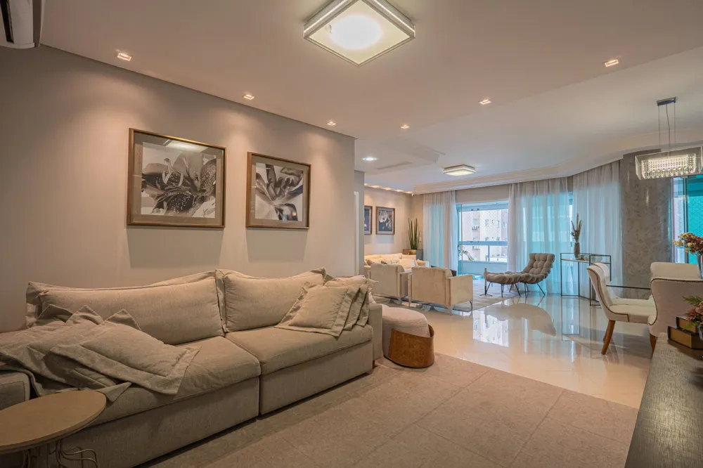 Apartamento para venda no bairro Meia Praia em Itapema
