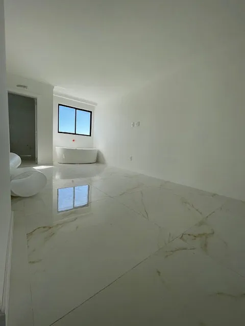Apartamento para venda no bairro Meia Praia em Itapema