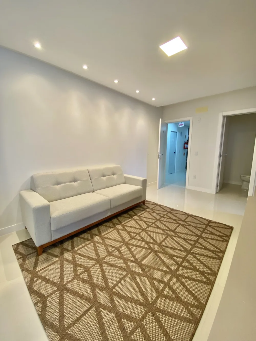 Apartamento para venda no bairro Meia Praia em Itapema