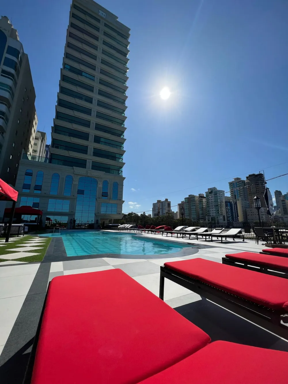 Apartamento para reserva no bairro Meia Praia em Itapema