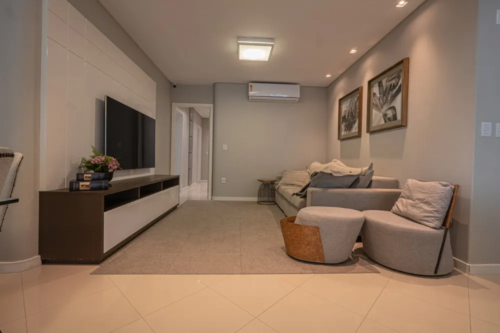 Apartamento para venda no bairro Meia Praia em Itapema