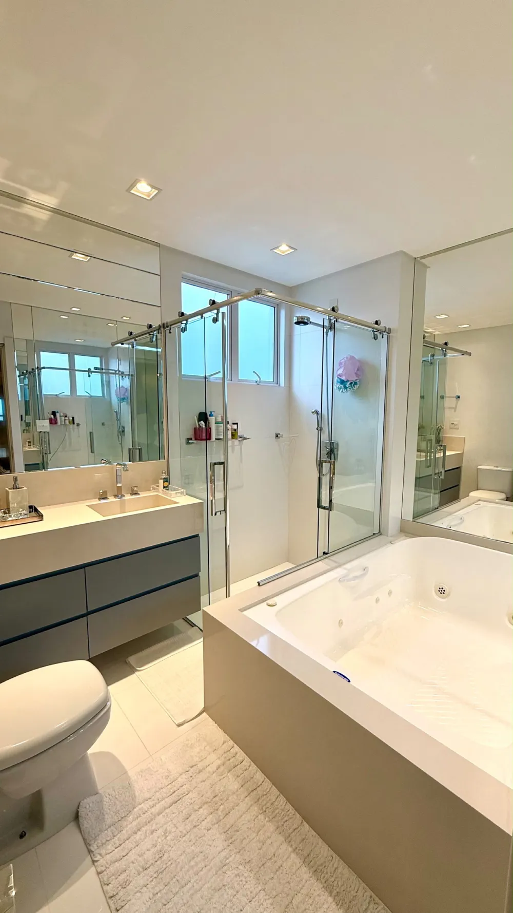Apartamento para venda no bairro Meia Praia em Itapema
