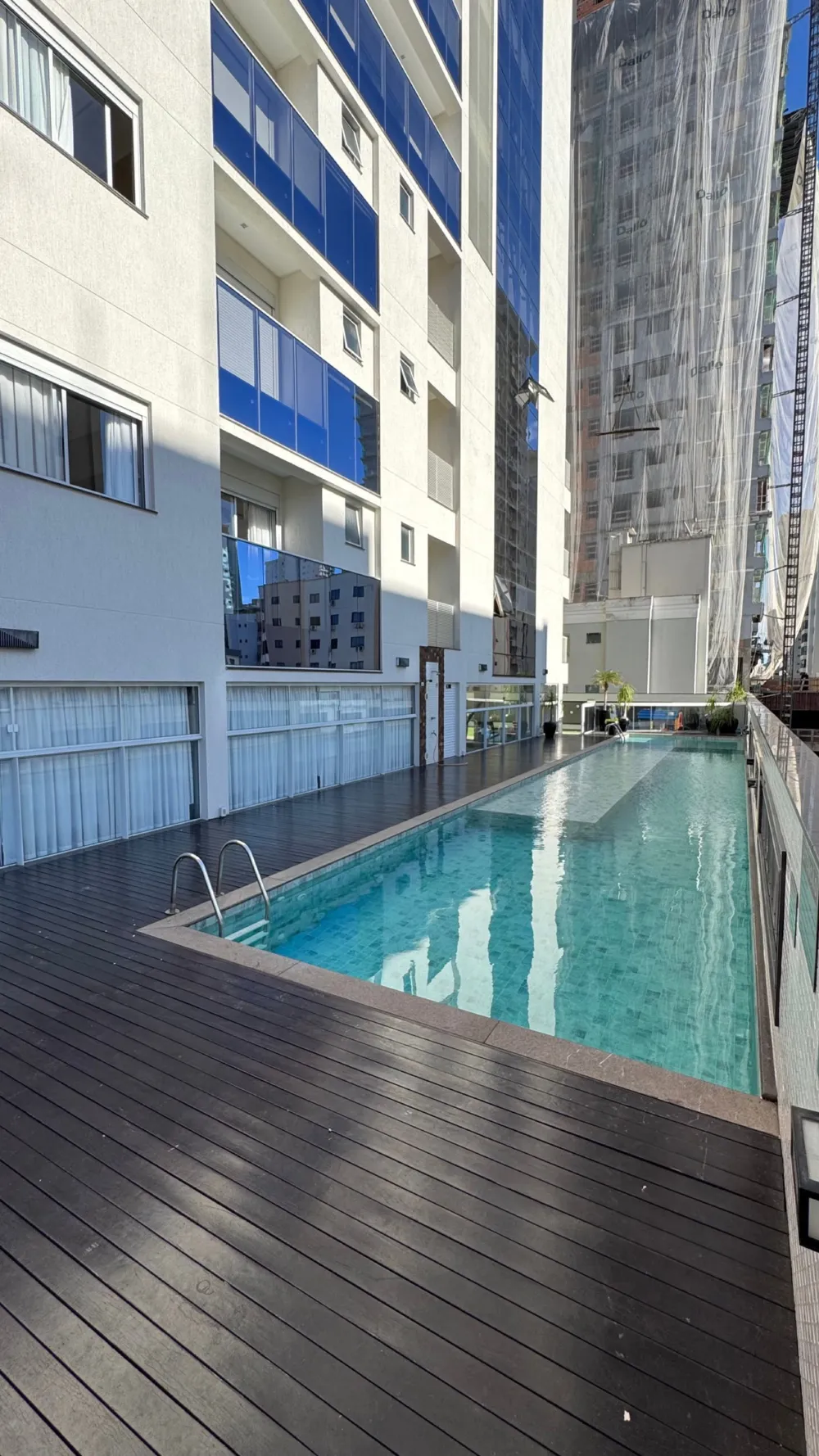 Apartamento para venda no bairro Meia Praia em Itapema
