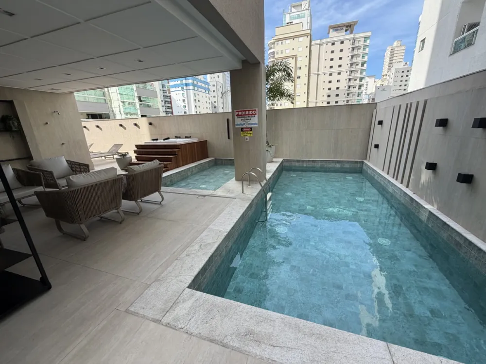 Apartamento para venda no bairro Meia Praia em Itapema
