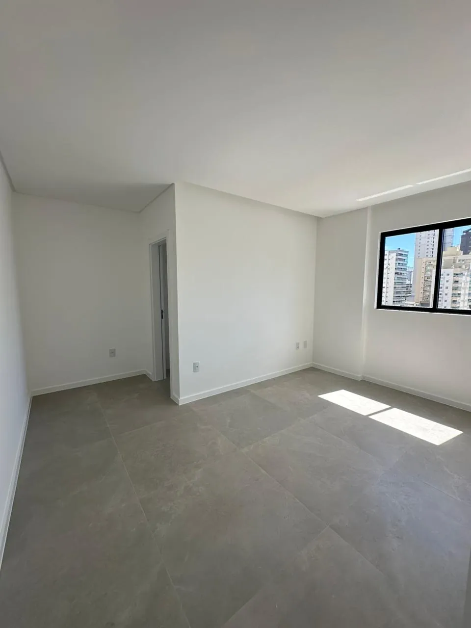 Apartamento 3 quartos para venda no bairro Meia Praia em Itapema