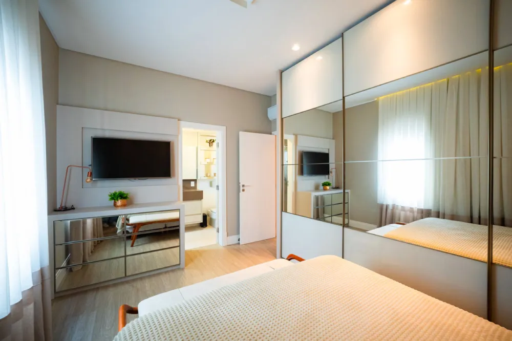 Apartamento para venda no bairro Meia Praia em Itapema
