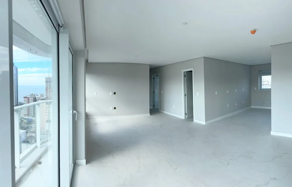 Apartamento para venda no bairro Meia Praia em Itapema