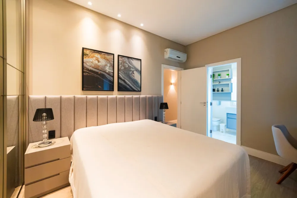 Apartamento para venda no bairro Meia Praia em Itapema
