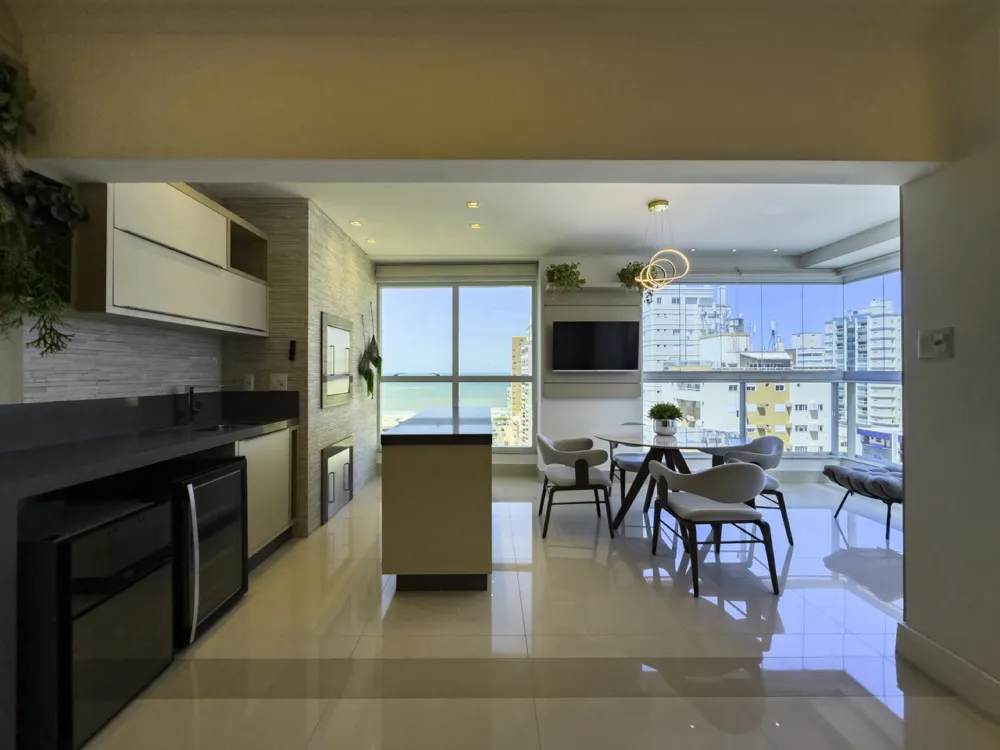 Apartamento para venda no bairro Meia Praia em Itapema