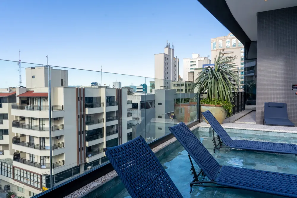 Apartamento para venda no bairro Meia Praia em Itapema