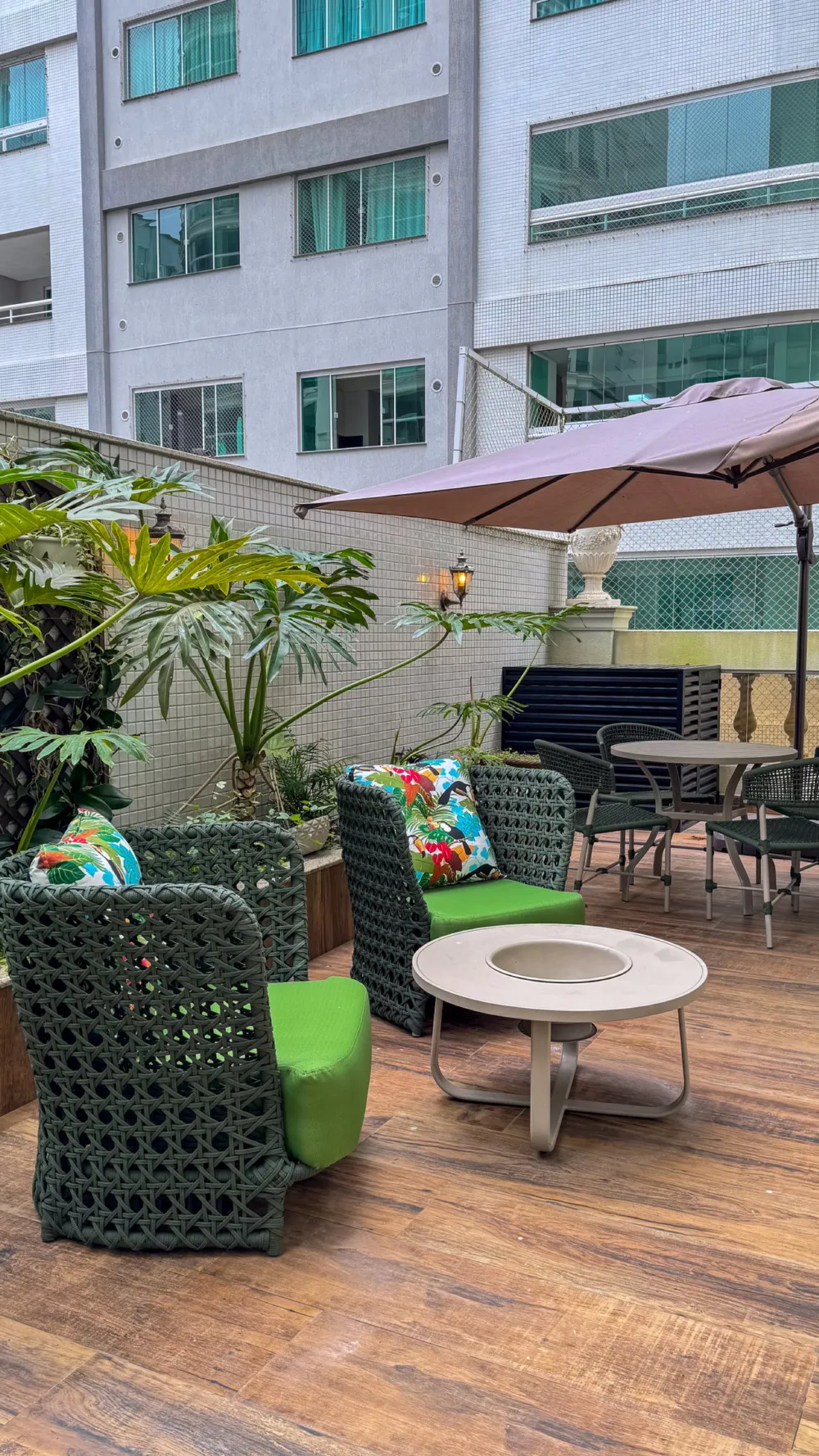 Apartamento 4 quartos para venda no bairro Meia Praia em Itapema