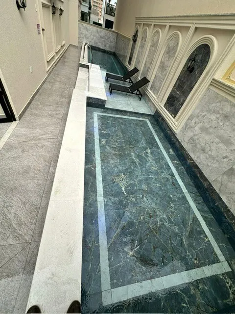 Apartamento para venda no bairro Meia Praia em Itapema