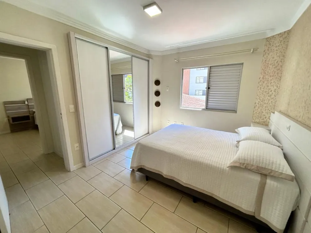 Apartamento para venda no bairro Meia Praia em Itapema