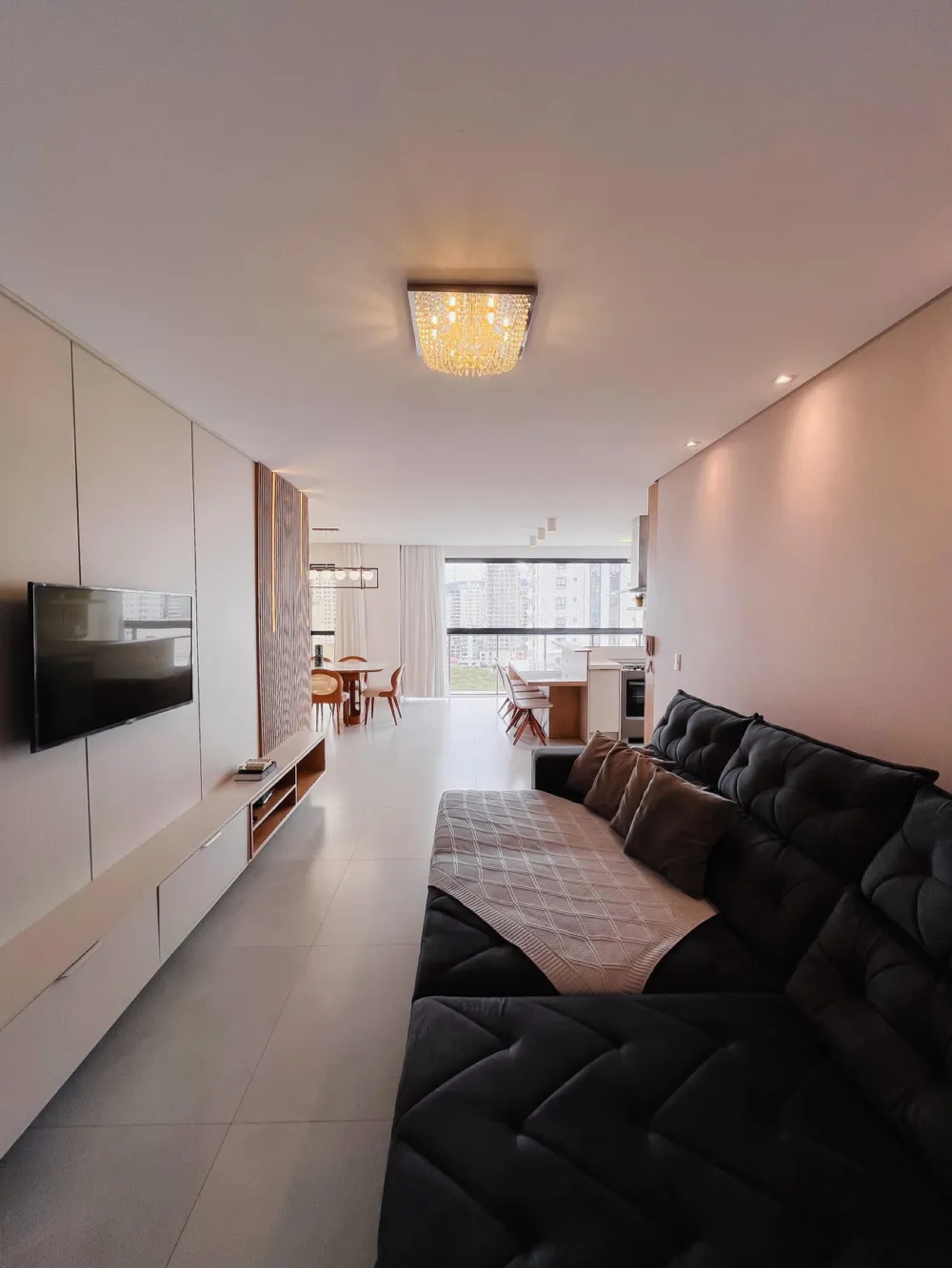 Apartamento para venda no bairro Meia Praia em Itapema
